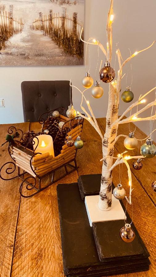 Nancie'S Place - Dartmouth Town Center With Private Parking - A Traditional Georgian Private Duplex Apartment - Beautifully Refurbished - Two Bedrooms, Bathroom, Kitchen And Lounge Diner Ngoại thất bức ảnh