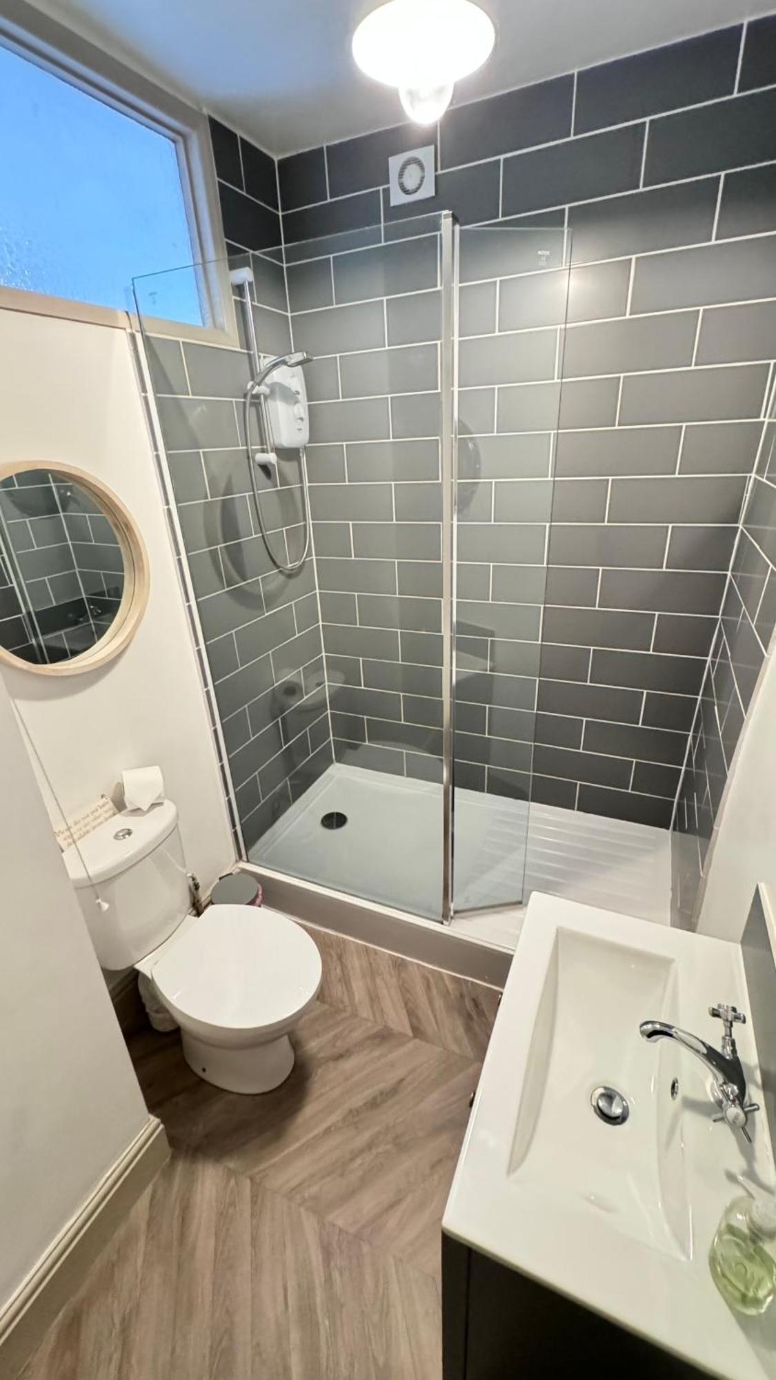 Nancie'S Place - Dartmouth Town Center With Private Parking - A Traditional Georgian Private Duplex Apartment - Beautifully Refurbished - Two Bedrooms, Bathroom, Kitchen And Lounge Diner Ngoại thất bức ảnh