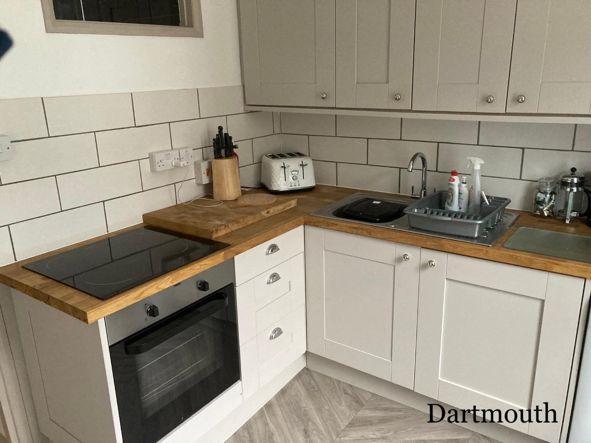 Nancie'S Place - Dartmouth Town Center With Private Parking - A Traditional Georgian Private Duplex Apartment - Beautifully Refurbished - Two Bedrooms, Bathroom, Kitchen And Lounge Diner Ngoại thất bức ảnh