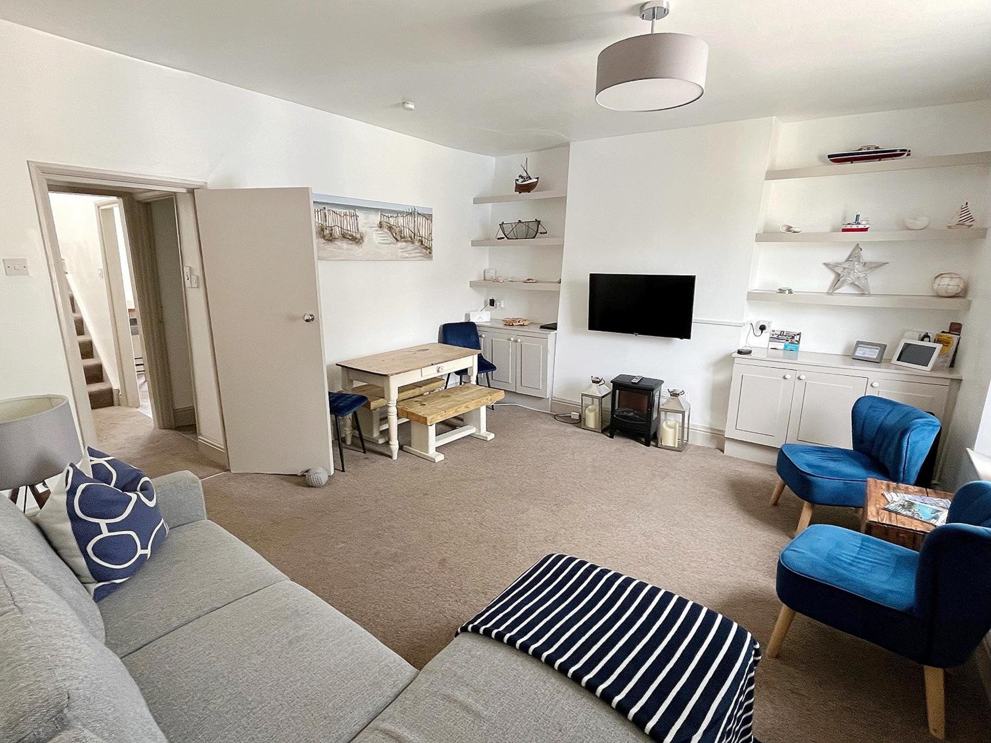 Nancie'S Place - Dartmouth Town Center With Private Parking - A Traditional Georgian Private Duplex Apartment - Beautifully Refurbished - Two Bedrooms, Bathroom, Kitchen And Lounge Diner Ngoại thất bức ảnh