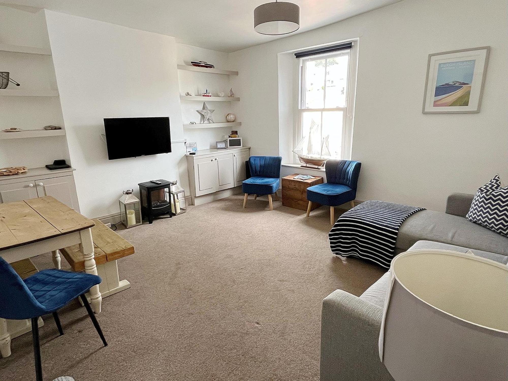 Nancie'S Place - Dartmouth Town Center With Private Parking - A Traditional Georgian Private Duplex Apartment - Beautifully Refurbished - Two Bedrooms, Bathroom, Kitchen And Lounge Diner Ngoại thất bức ảnh