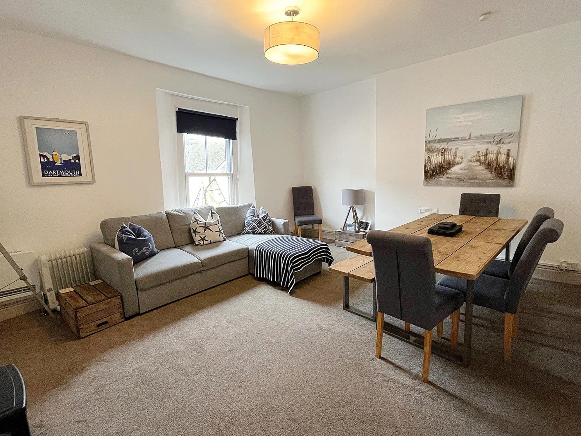 Nancie'S Place - Dartmouth Town Center With Private Parking - A Traditional Georgian Private Duplex Apartment - Beautifully Refurbished - Two Bedrooms, Bathroom, Kitchen And Lounge Diner Ngoại thất bức ảnh